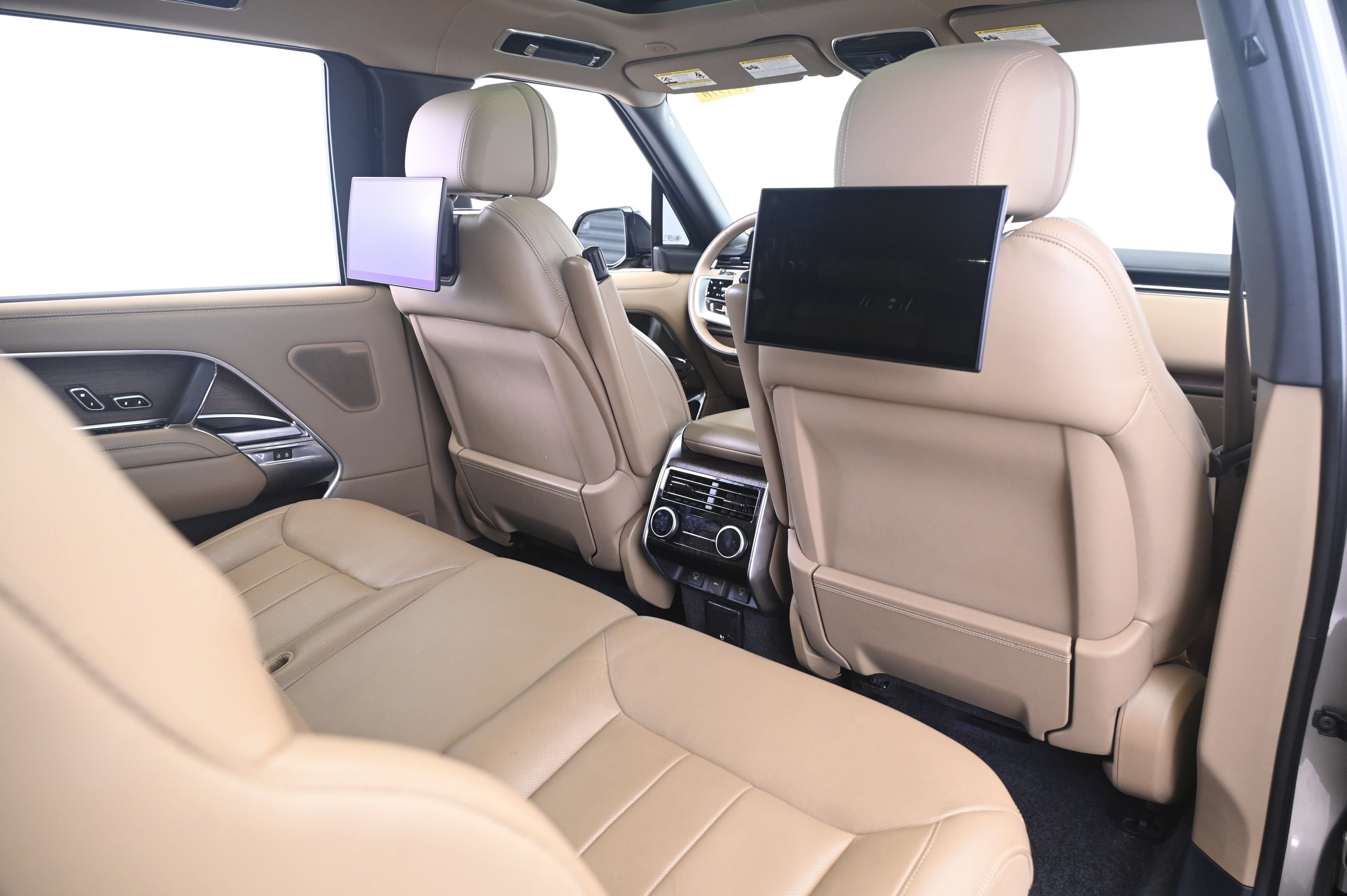 Used 2023 Land Rover Range Rover Long Wheelbase Autobiography AWD/4WD image 17