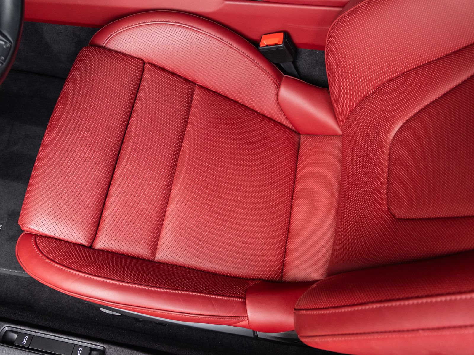 Certified 2024 Porsche 911 Targa 4S image 30