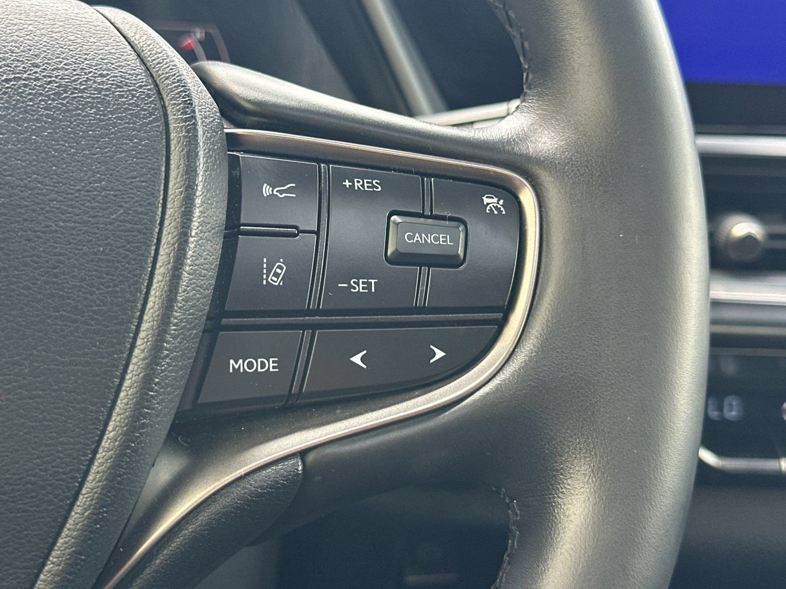 Used 2024 Lexus UX 250h FWD w/ Premium Package image 27