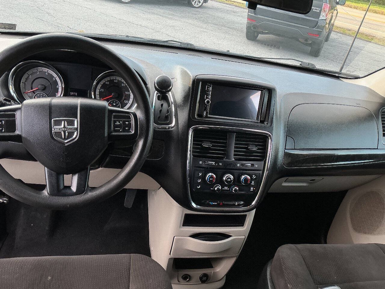 Used 2012 Dodge Grand Caravan SE FWD image 19
