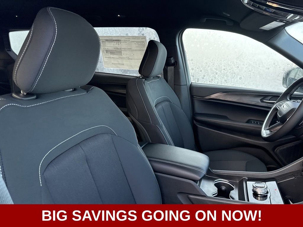 New 2025 Jeep Grand Cherokee L Laredo image 48