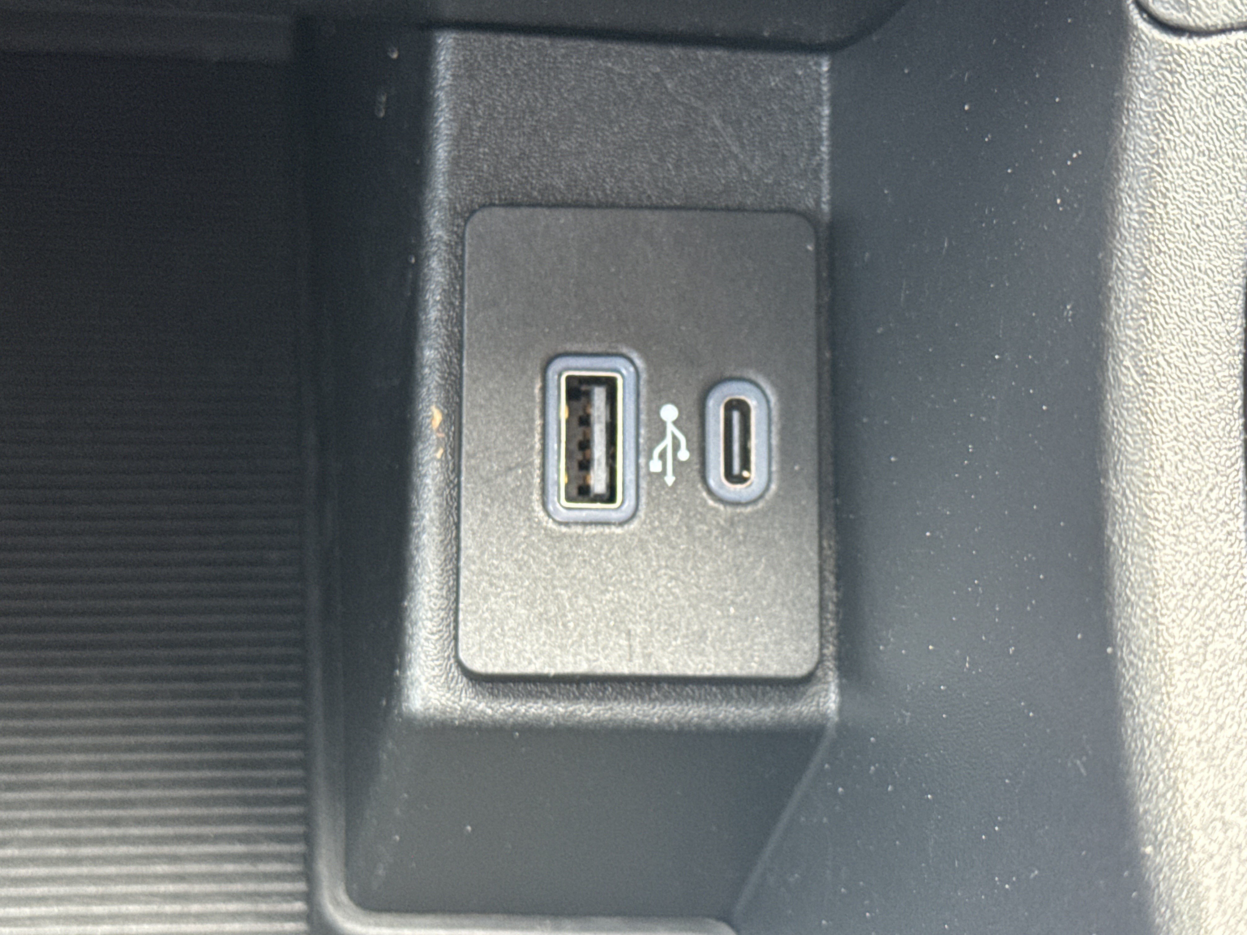 Used 2023 Ford Edge SE AWD/4WD image 24