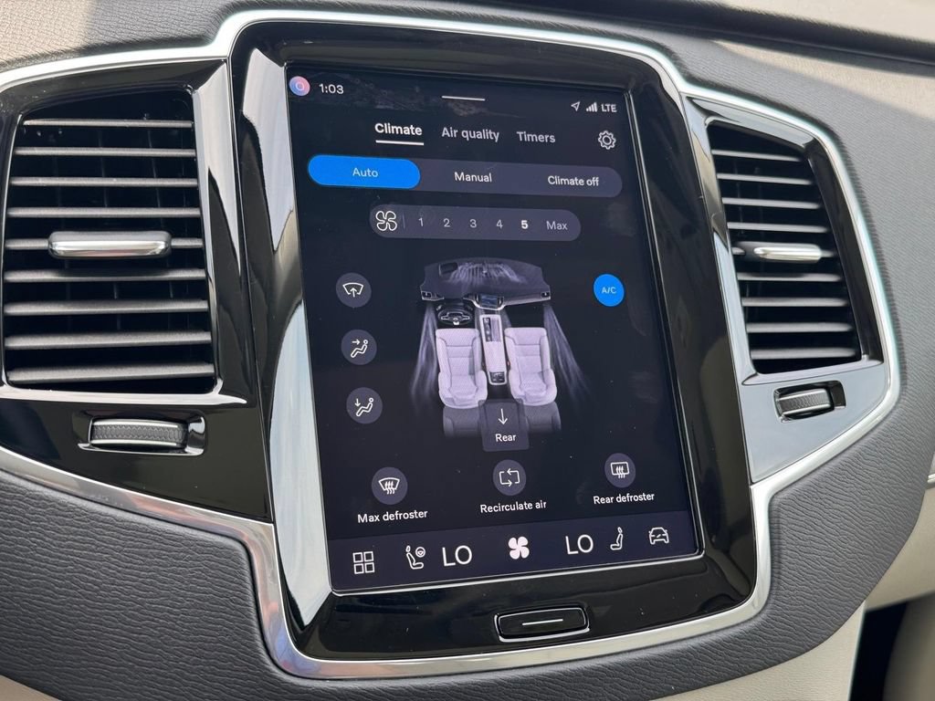 Certified 2023 Volvo XC90 B6 Plus AWD/4WD image 18