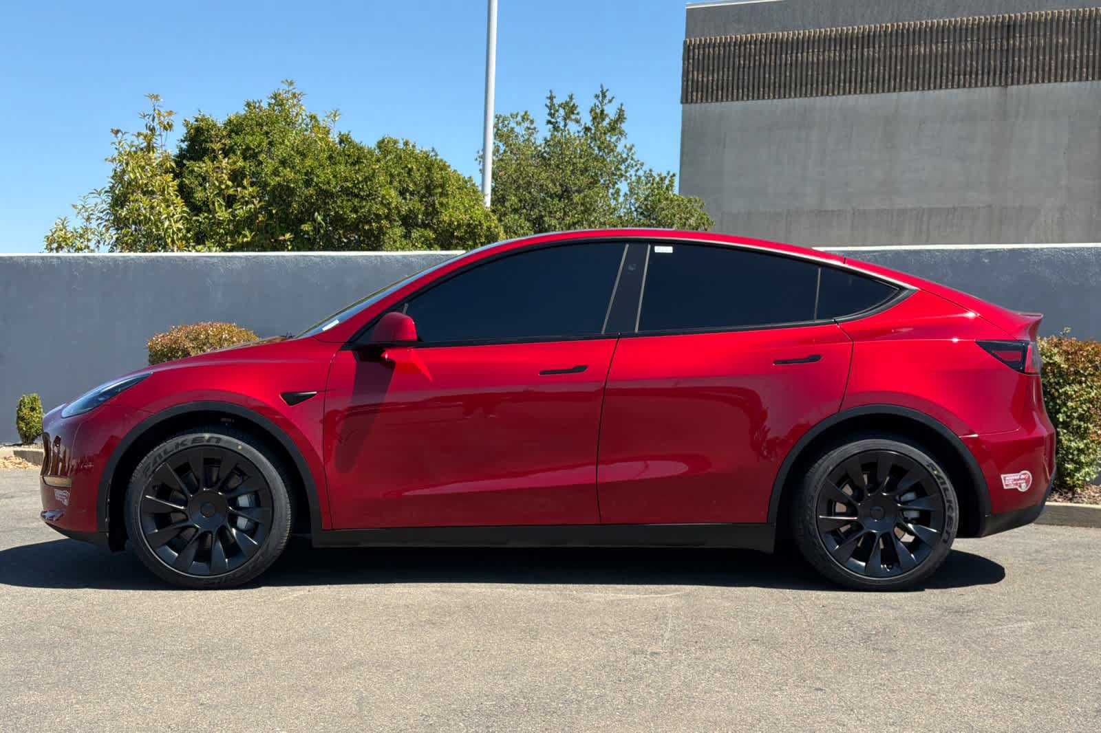 Used 2024 Tesla Model Y Long Range AWD/4WD image 9