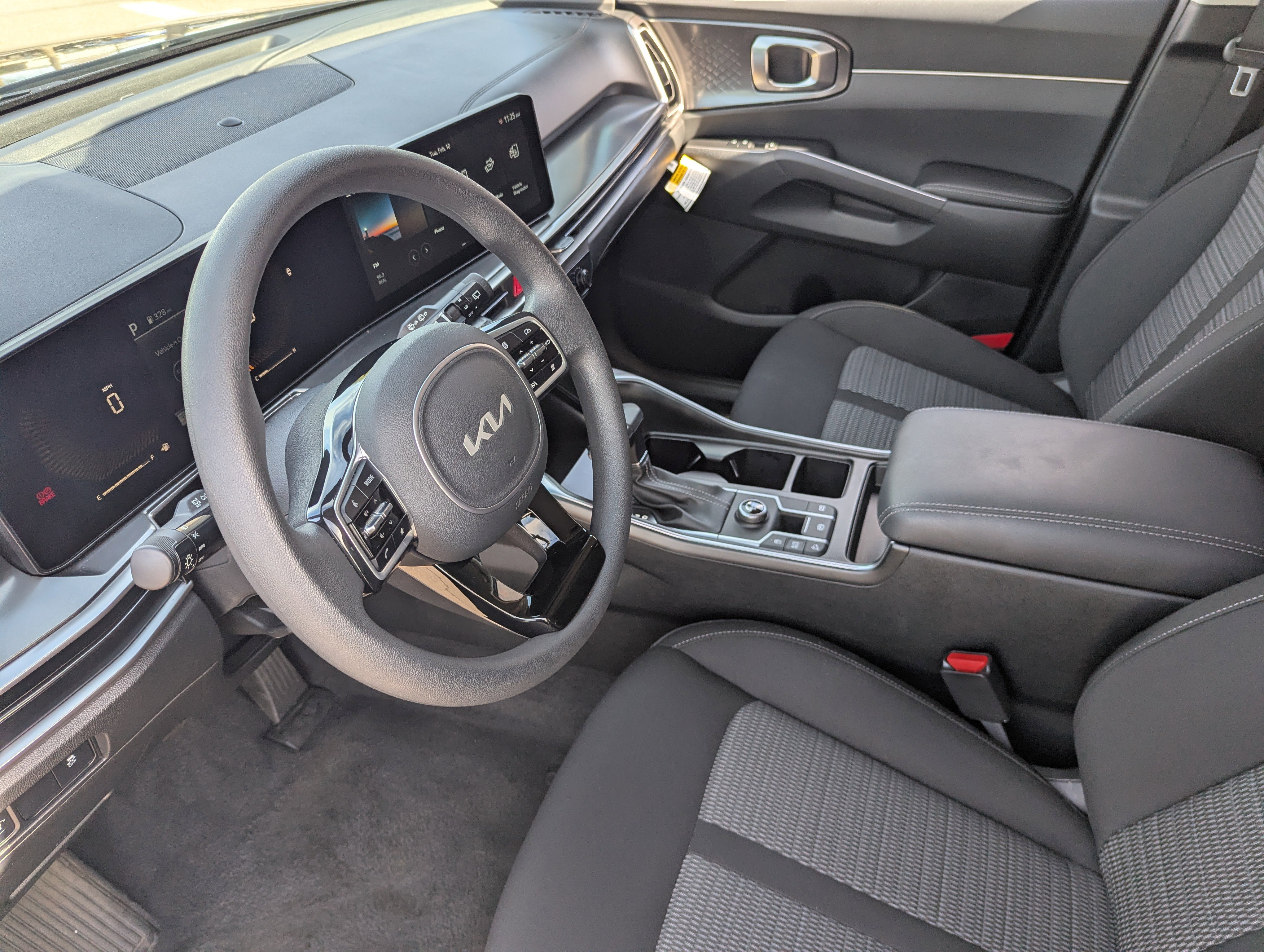 Certified 2025 Kia Sorento LX image 19