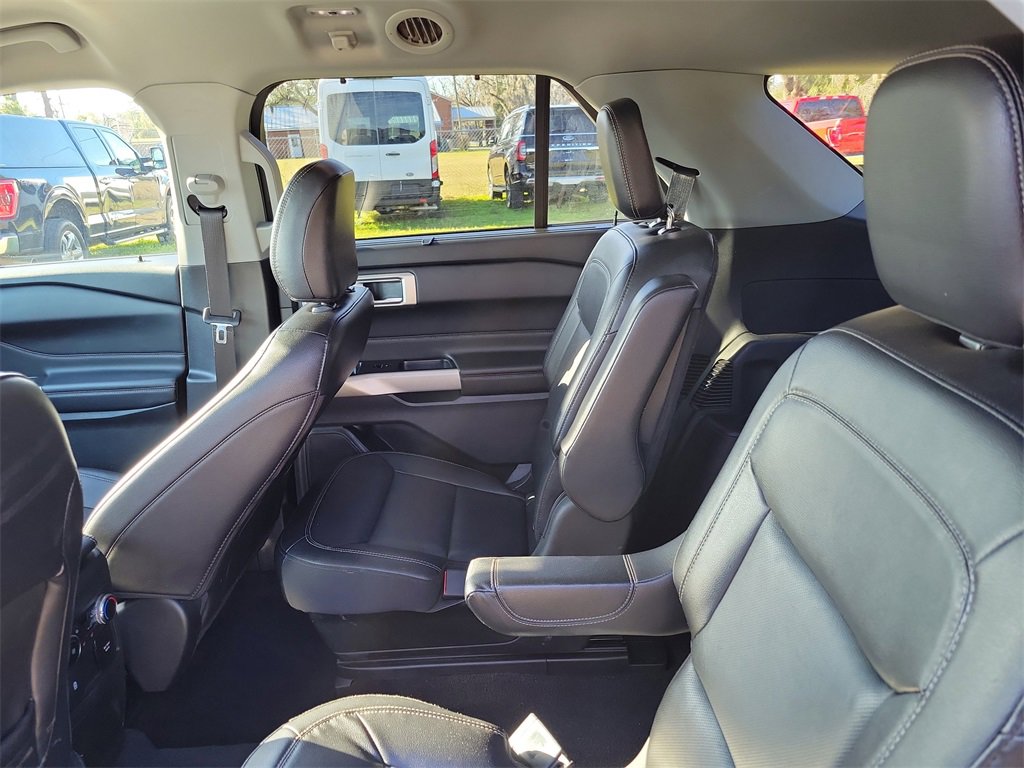Used 2023 Ford Explorer Limited w/ Equipment Group 301A image 32