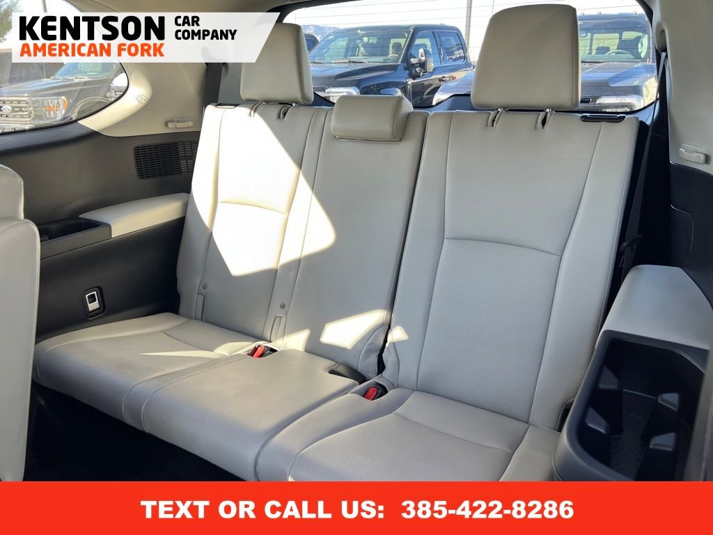 Used 2025 Toyota Grand Highlander AWD image 25