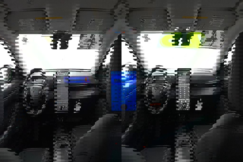 Certified 2025 Ford Mustang Mach-E Premium image 7