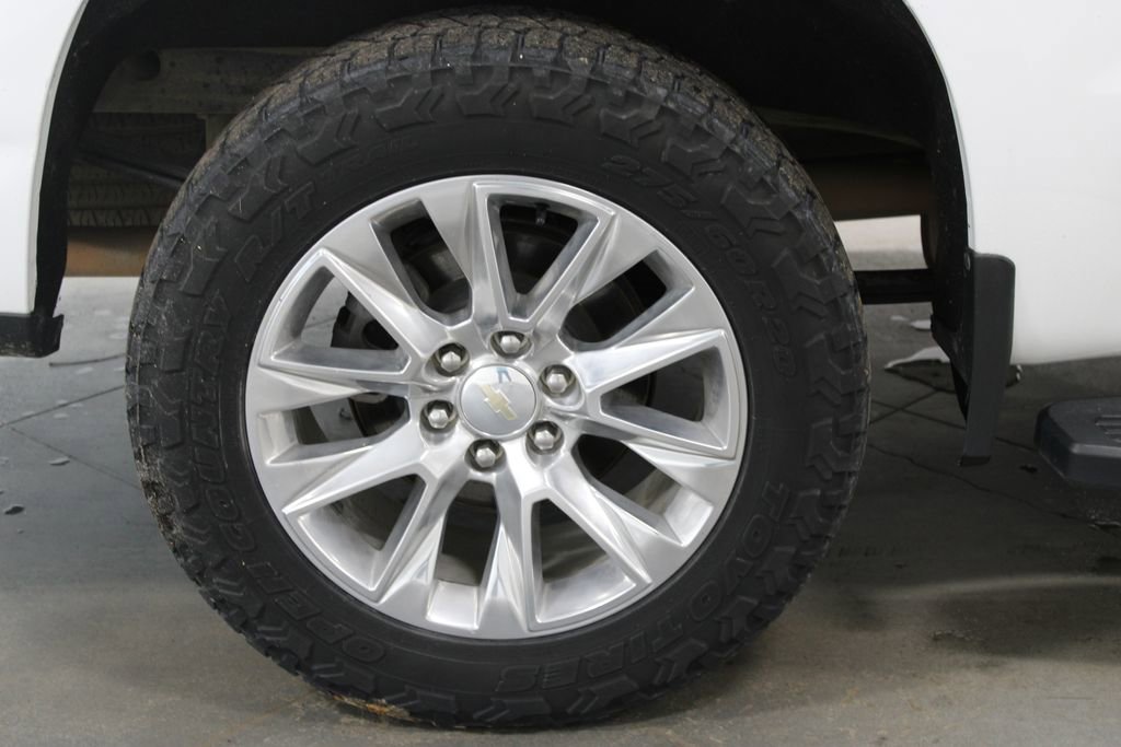 Used 2022 Chevrolet Silverado 1500 LTZ AWD/4WD image 12