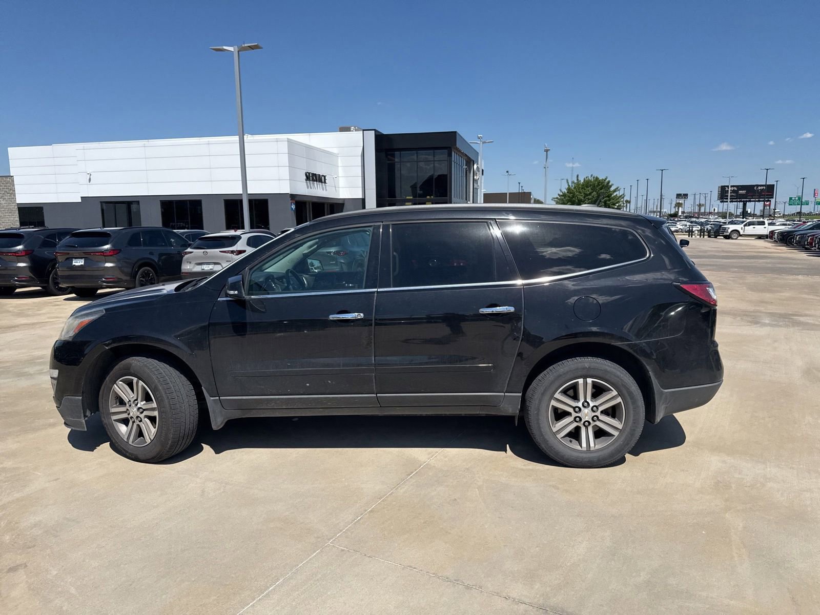 Used 2017 Chevrolet Traverse LT FWD image 18
