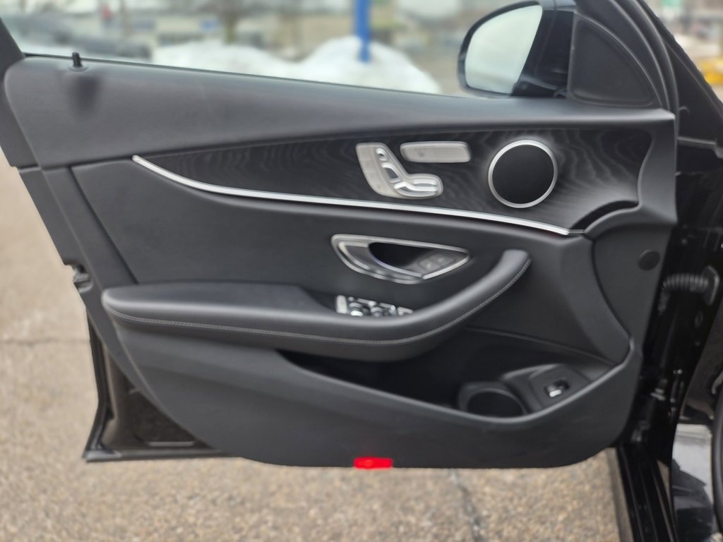 Used 2022 Mercedes-Benz E 350 4MATIC Sedan image 13