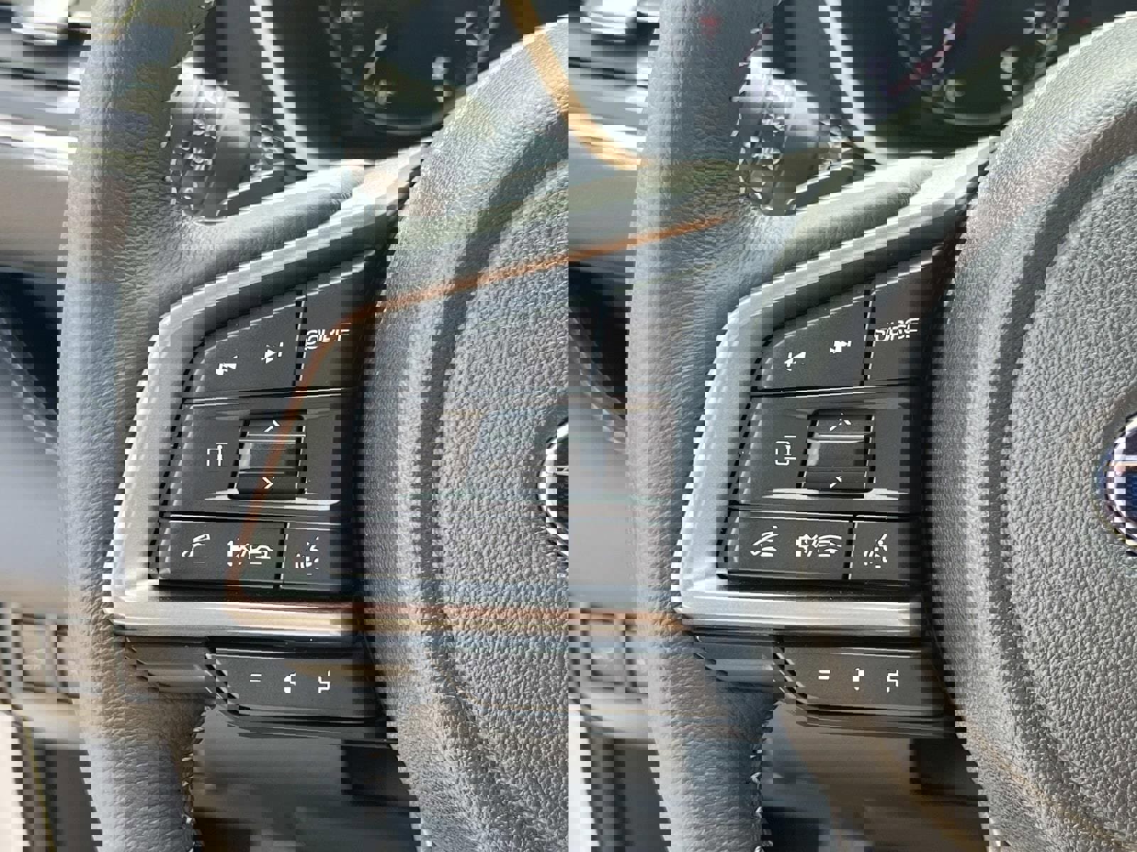 Certified 2025 Subaru Ascent Limited w/ Popular Package #2 image 25