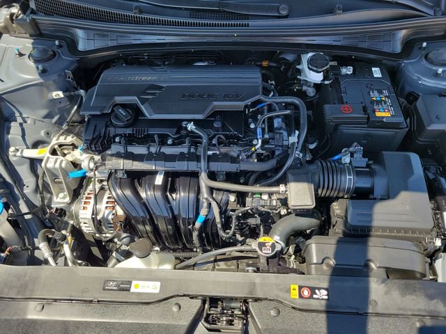 Used 2025 Hyundai Elantra Limited image 33