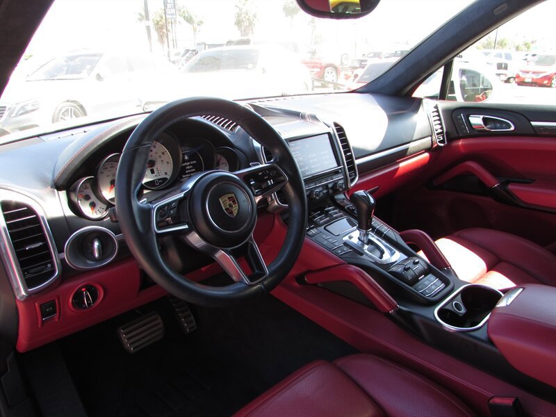 Used 2016 Porsche Cayenne GTS AWD/4WD image 9