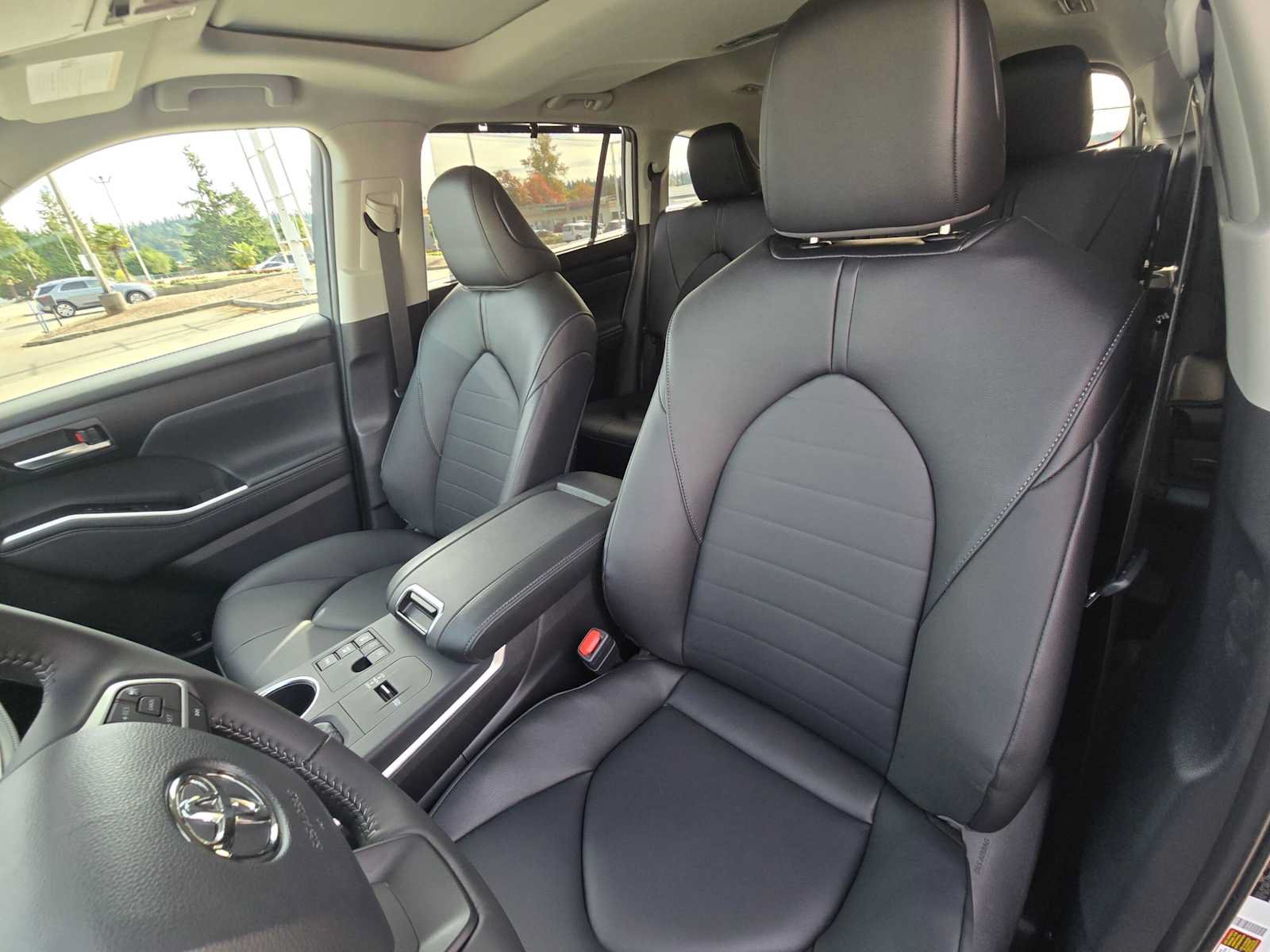 Used 2026 Toyota Highlander XLE AWD/4WD image 22