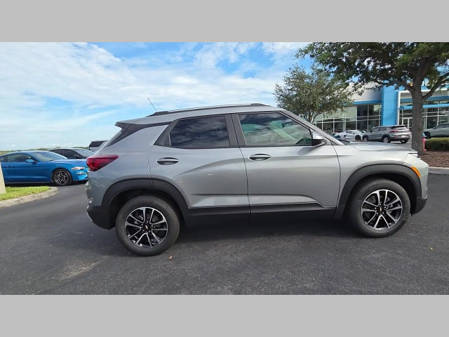 New 2026 Chevrolet TrailBlazer LT w/ LT Cold Weather Package FWD image 16