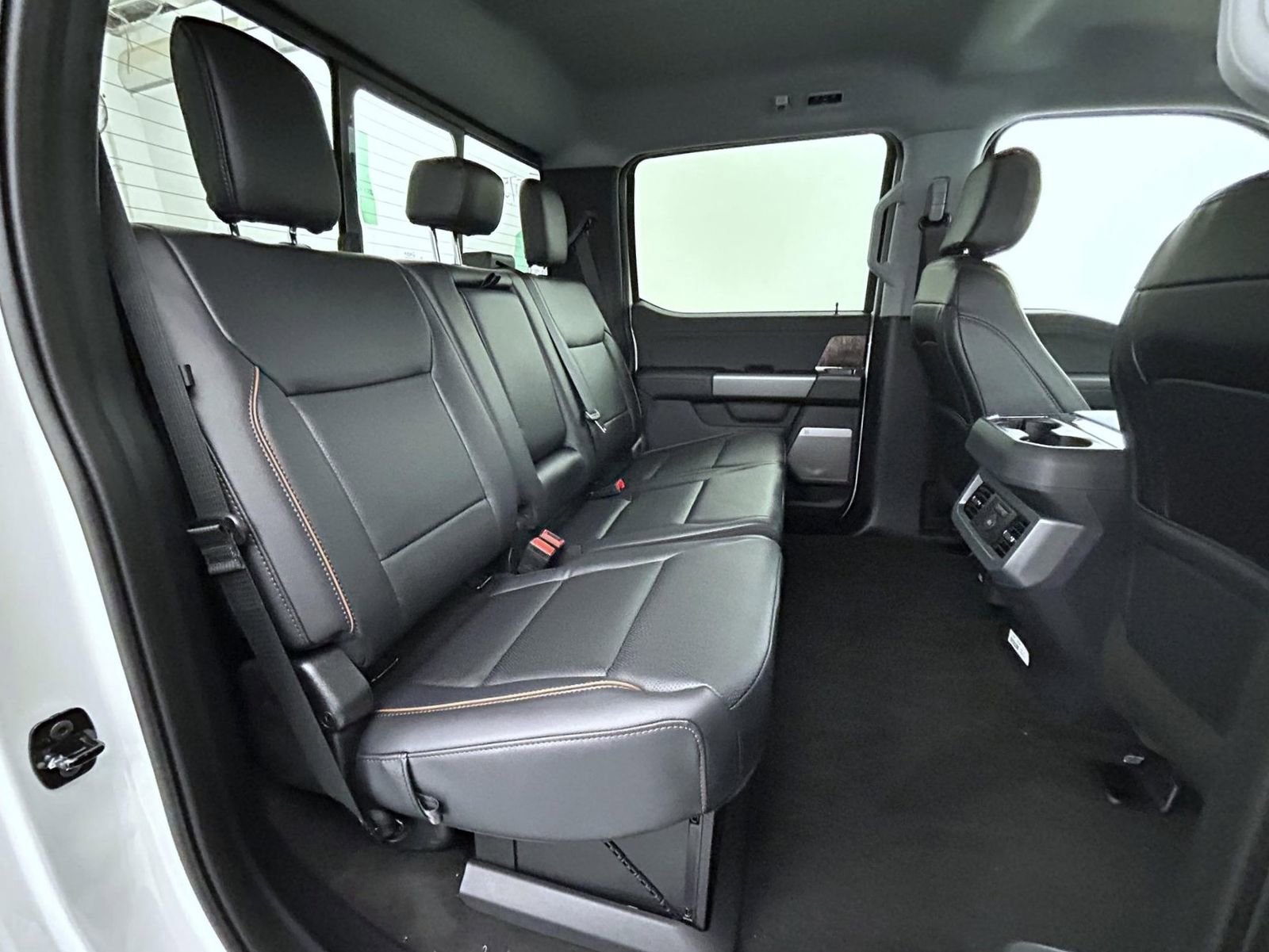 New 2026 Ford F250 Lariat w/ Black Appearance Package image 18