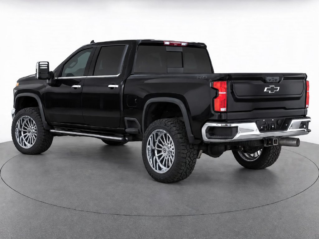 Used 2024 Chevrolet Silverado 2500 LTZ w/ LTZ Premium Package AWD/4WD image 3