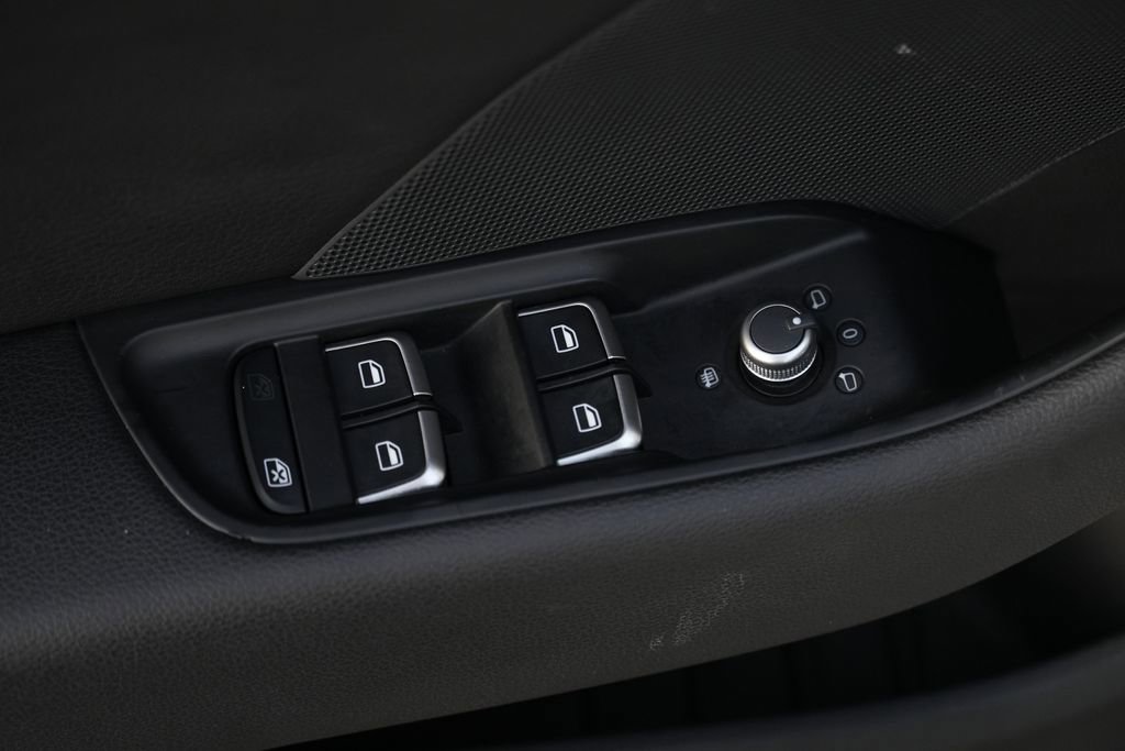 Used 2016 Audi A3 e-tron Premium Plus image 26