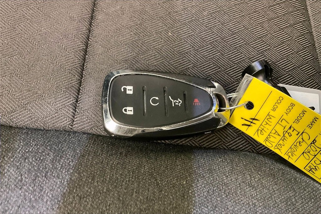 Used 2022 Chevrolet Silverado 1500 Custom w/ LPO, Blackout Package image 6