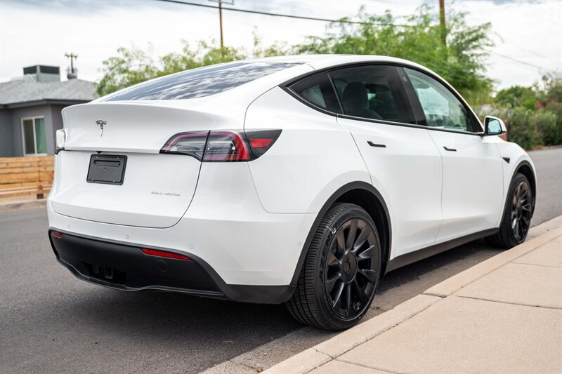 Used 2022 Tesla Model Y Long Range AWD/4WD image 5