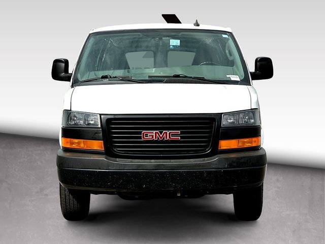 Used 2022 GMC Savana 3500 Extended w/ Driver Convenience Package image 3
