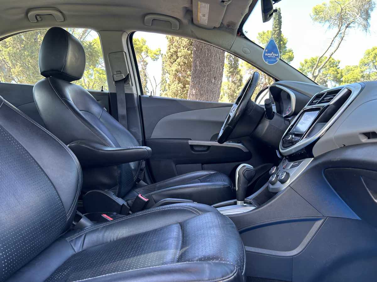 Used 2017 Chevrolet Sonic Premier image 29