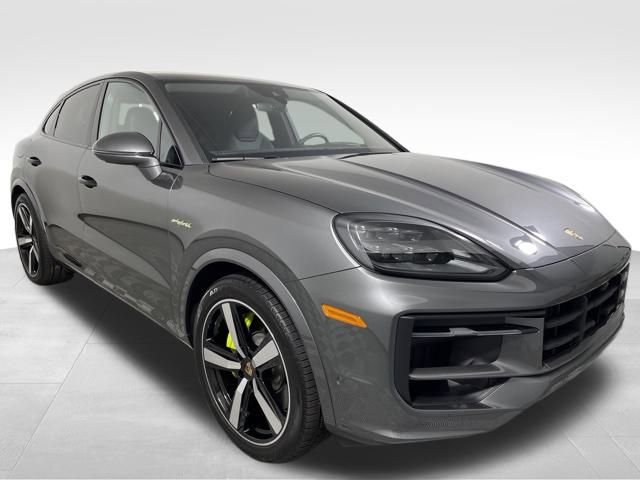 Used 2025 Porsche Cayenne E-Hybrid Coupe image 11