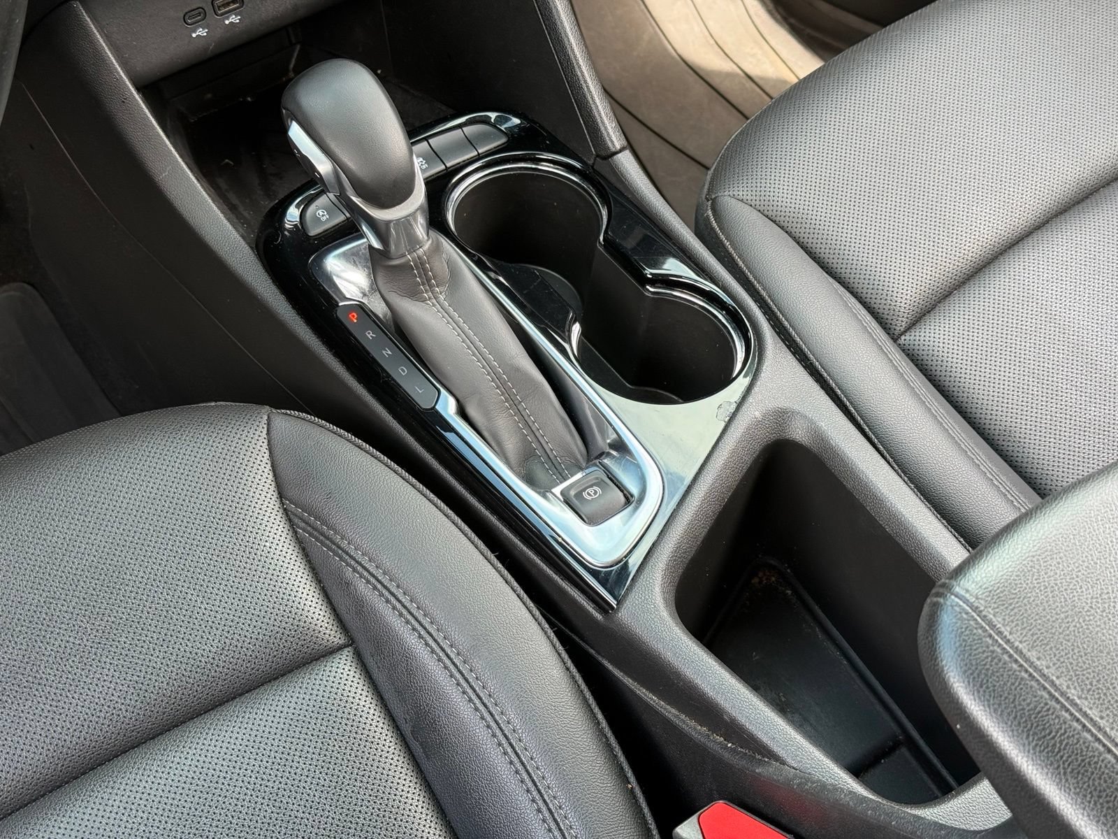 Used 2024 Buick Encore GX Sport Touring FWD image 18