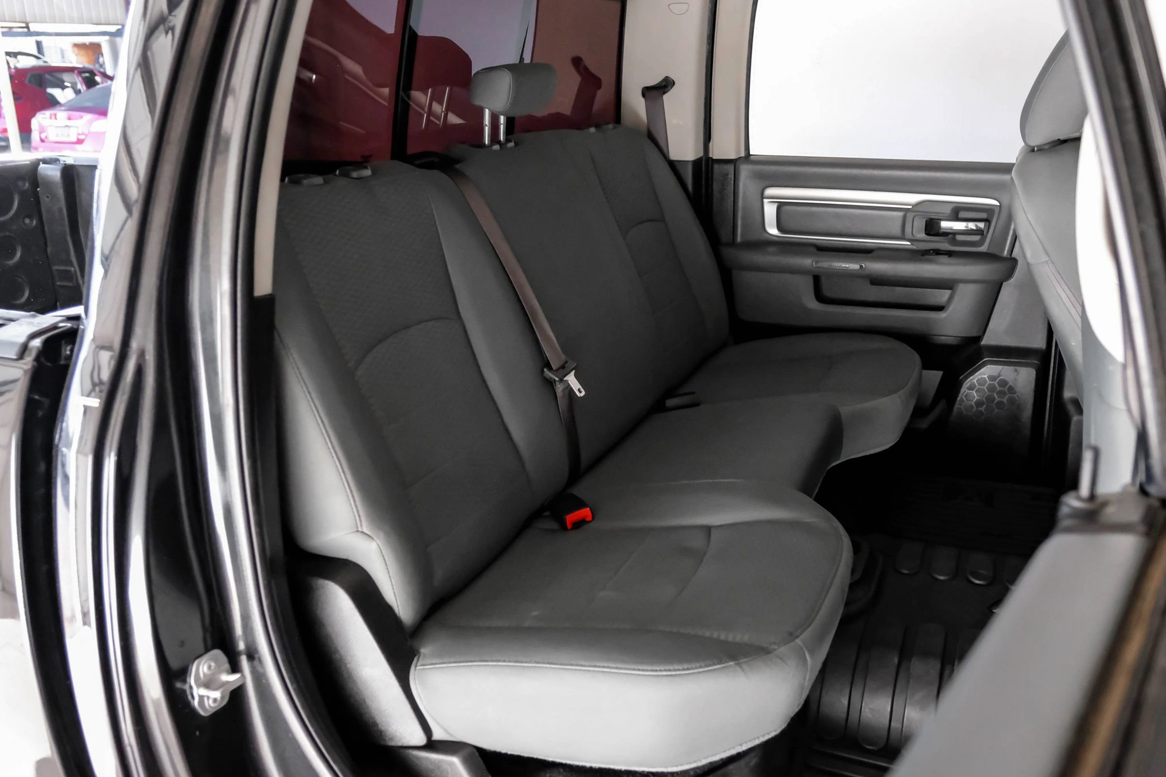 Used 2019 RAM 1500 Classic SLT image 30