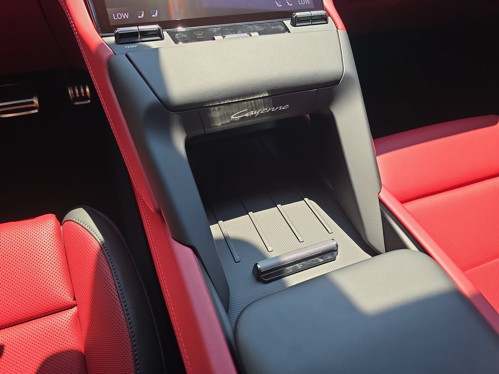 New 2026 Porsche Cayenne Electric AWD/4WD image 25