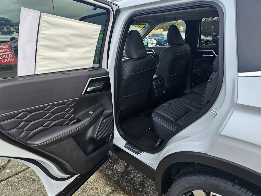 New 2026 Mitsubishi Outlander SEL image 10