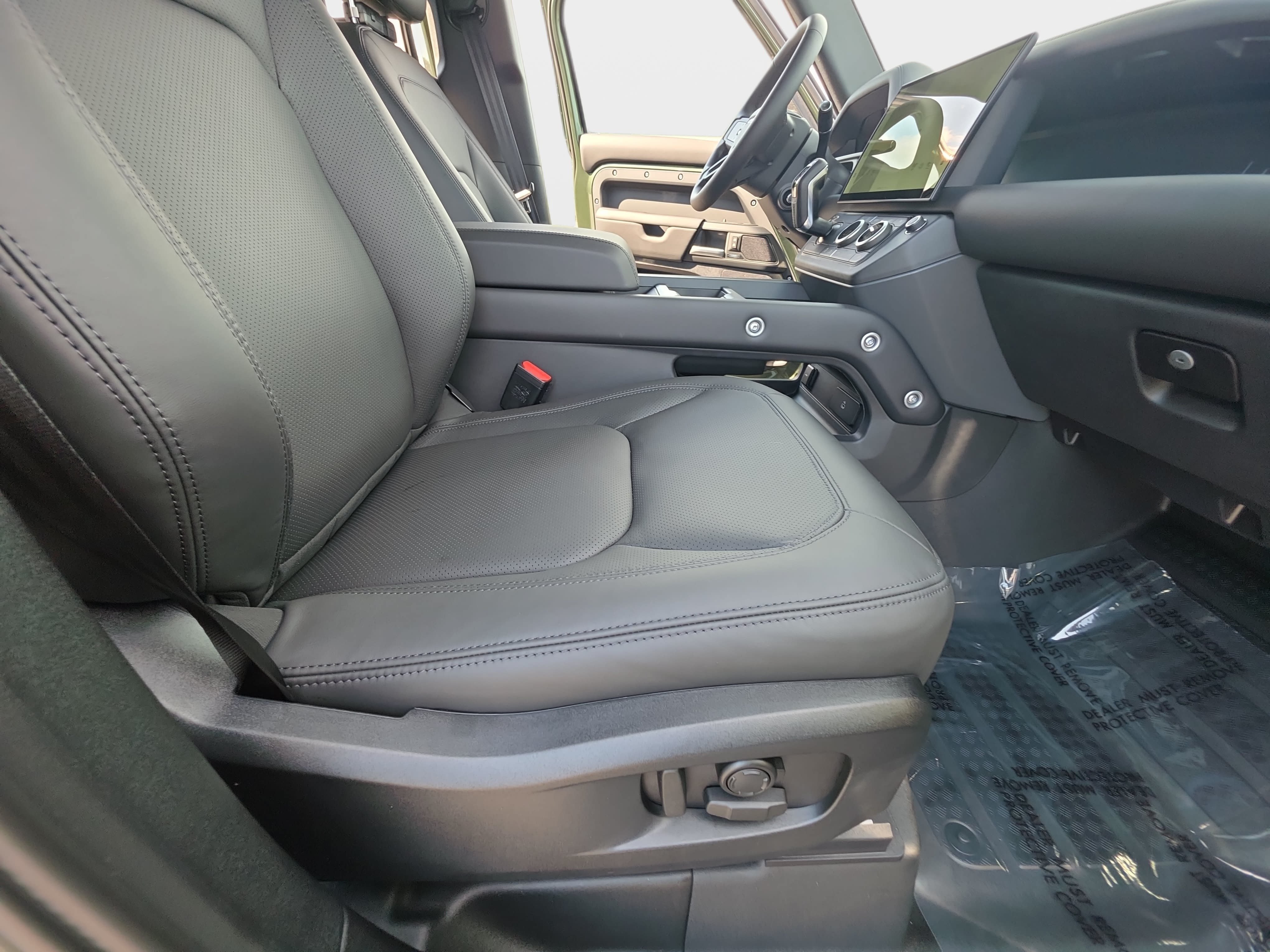 New 2026 Land Rover Defender 110 X-Dynamic SE AWD/4WD image 10