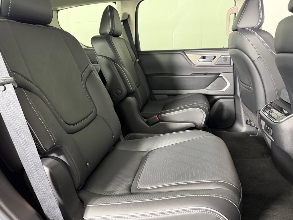 Used 2025 INFINITI QX80 Luxe RWD image 33