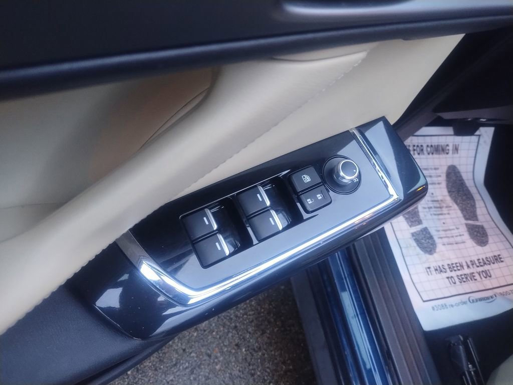 Used 2018 MAZDA CX-9 Touring w/ Touring Premium Package image 11