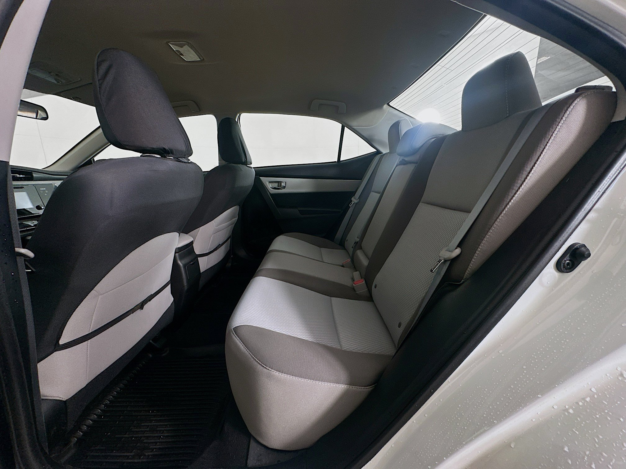 Used 2017 Toyota Corolla LE FWD image 26