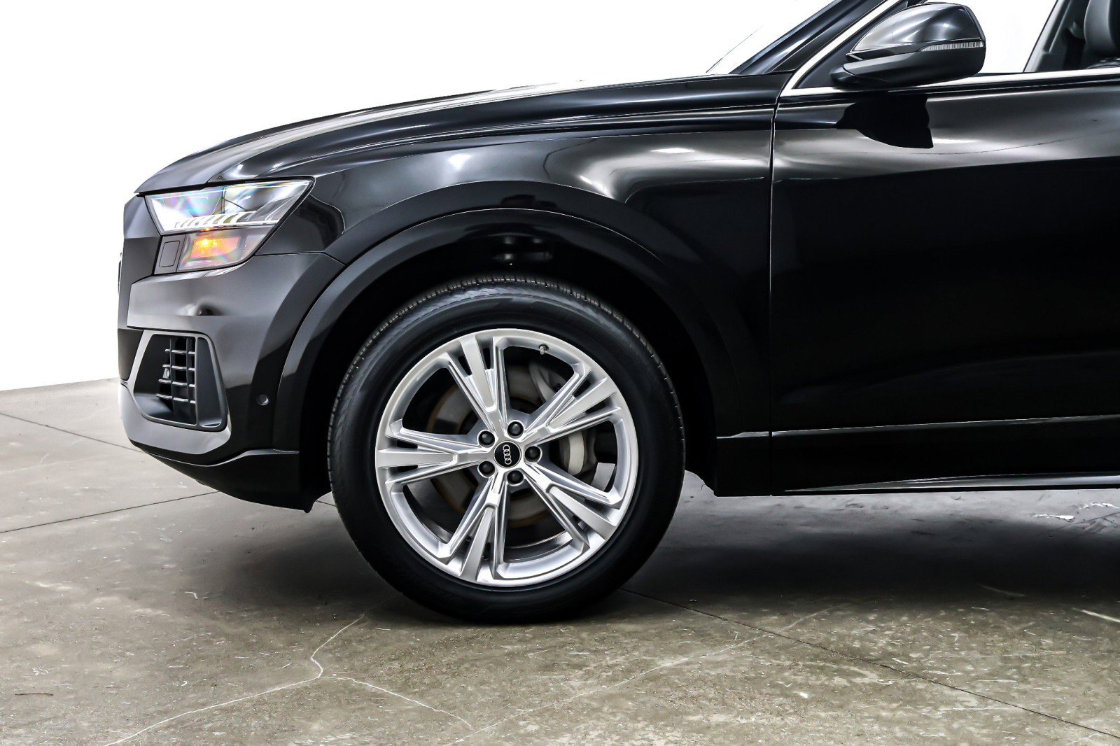 Used 2023 Audi Q8 Premium Plus w/ Premium Plus Package image 11