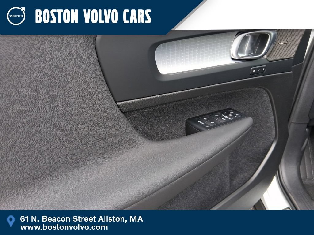 New 2026 Volvo XC40 B5 Ultra w/ Protection Package Premier AWD/4WD image 9