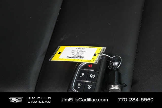 Used 2024 Cadillac XT4 Premium Luxury image 38