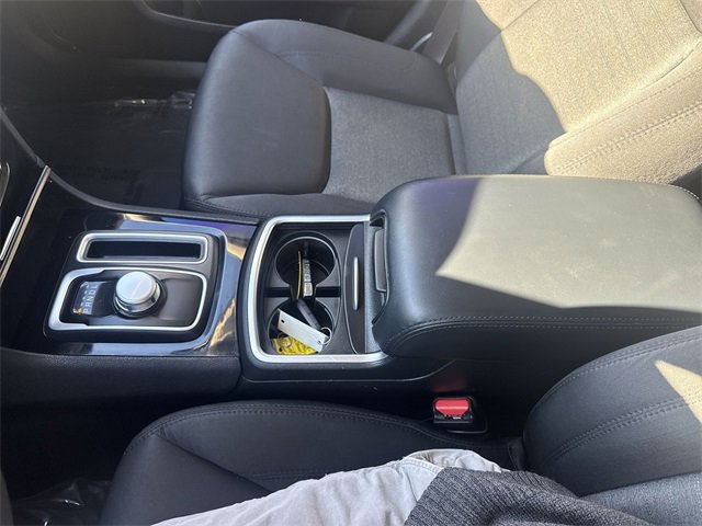 Used 2023 Chrysler 300 Touring w/ Sport Appearance Package image 20