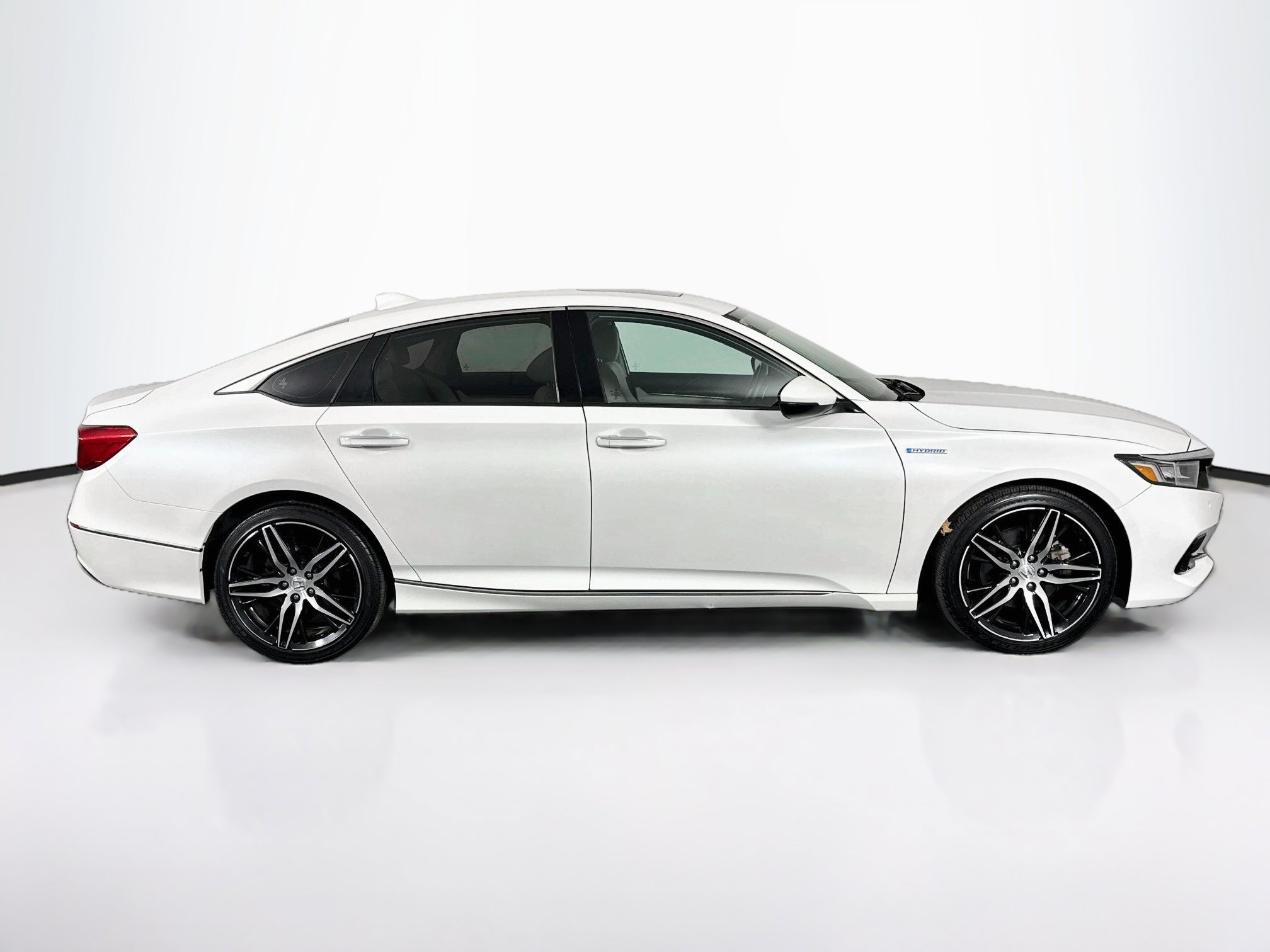 Used 2022 Honda Accord Touring image 16