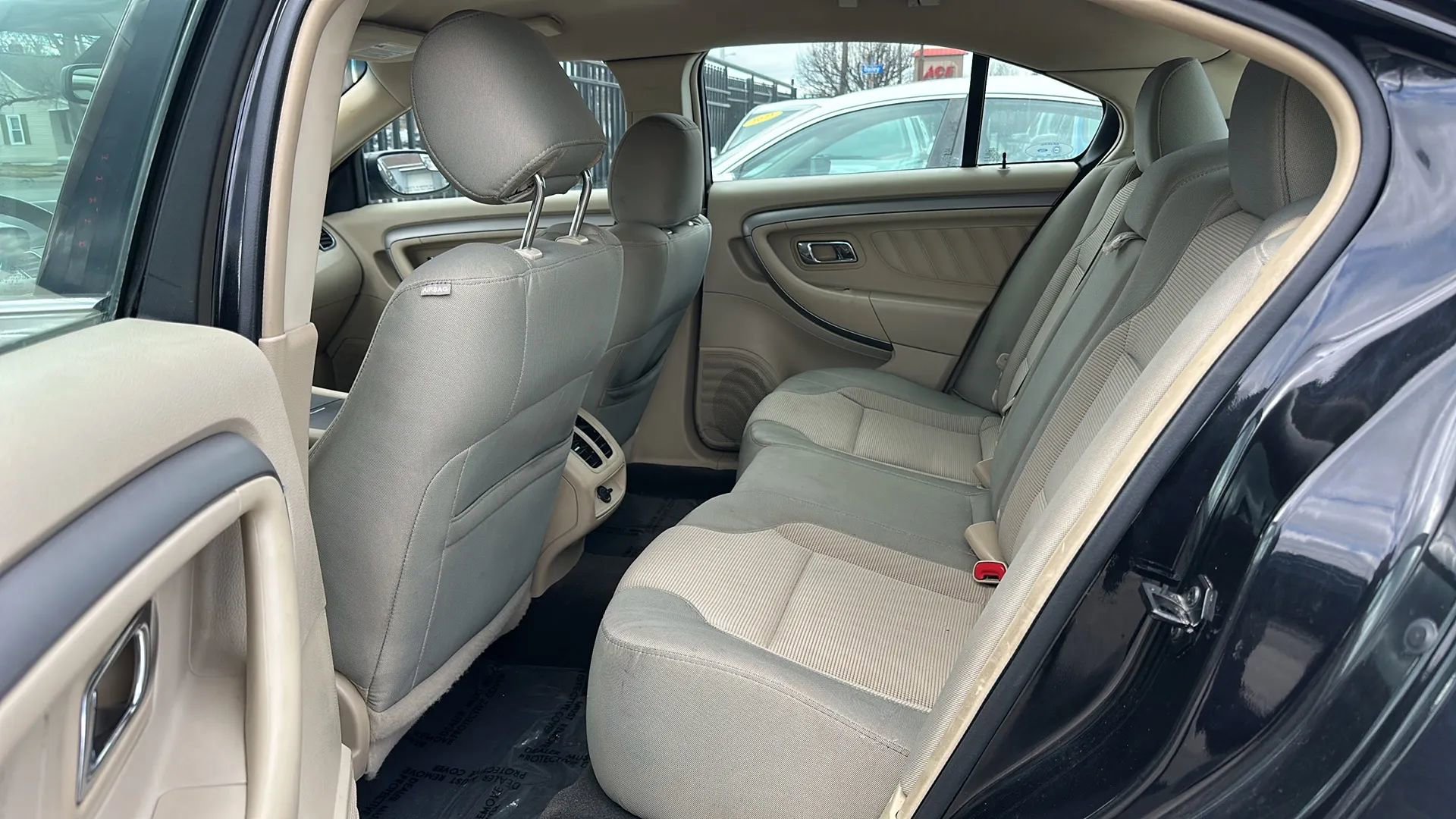 Used 2015 Ford Taurus SEL w/ Equipment Group 201A image 13