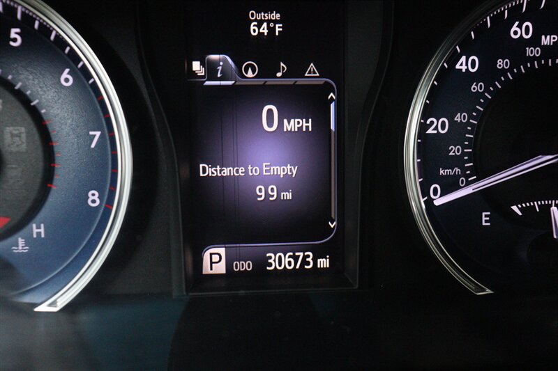 Used 2015 Toyota Camry XLE FWD image 11