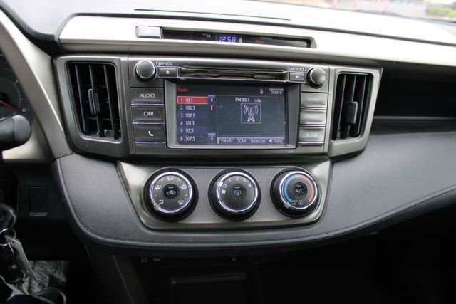 Used 2015 Toyota RAV4 LE AWD/4WD image 2