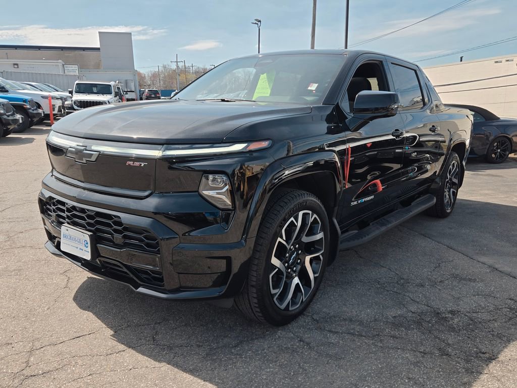 Used 2024 Chevrolet Silverado EV RST image 6