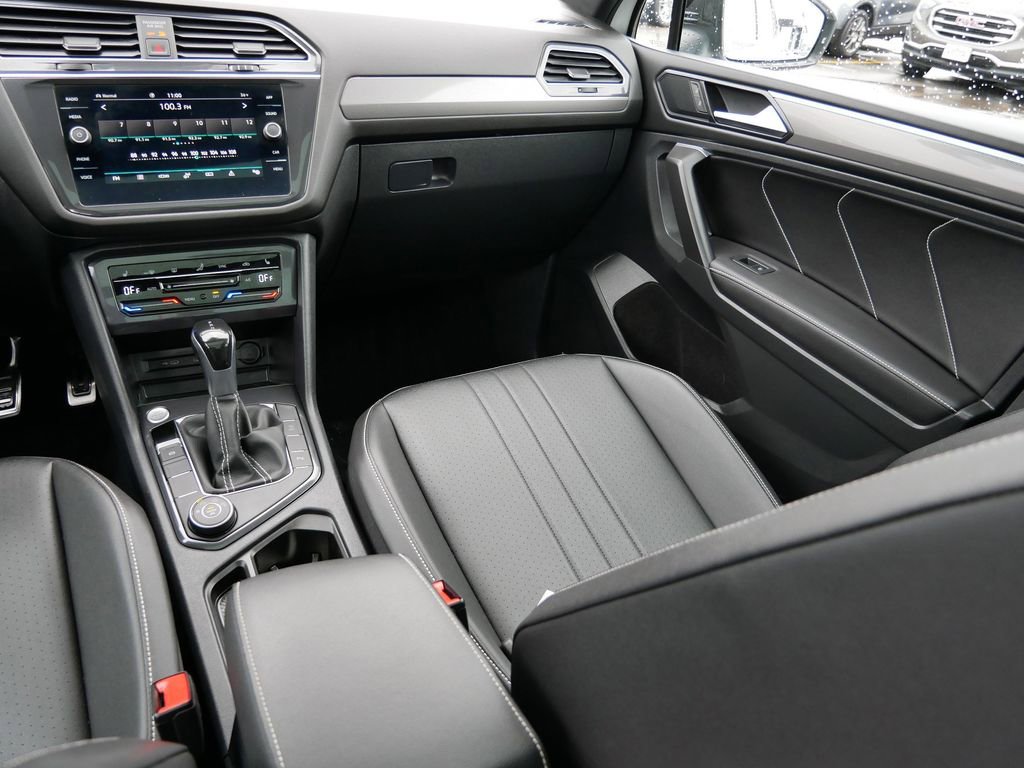 Used 2023 Volkswagen Tiguan SE R-Line image 15