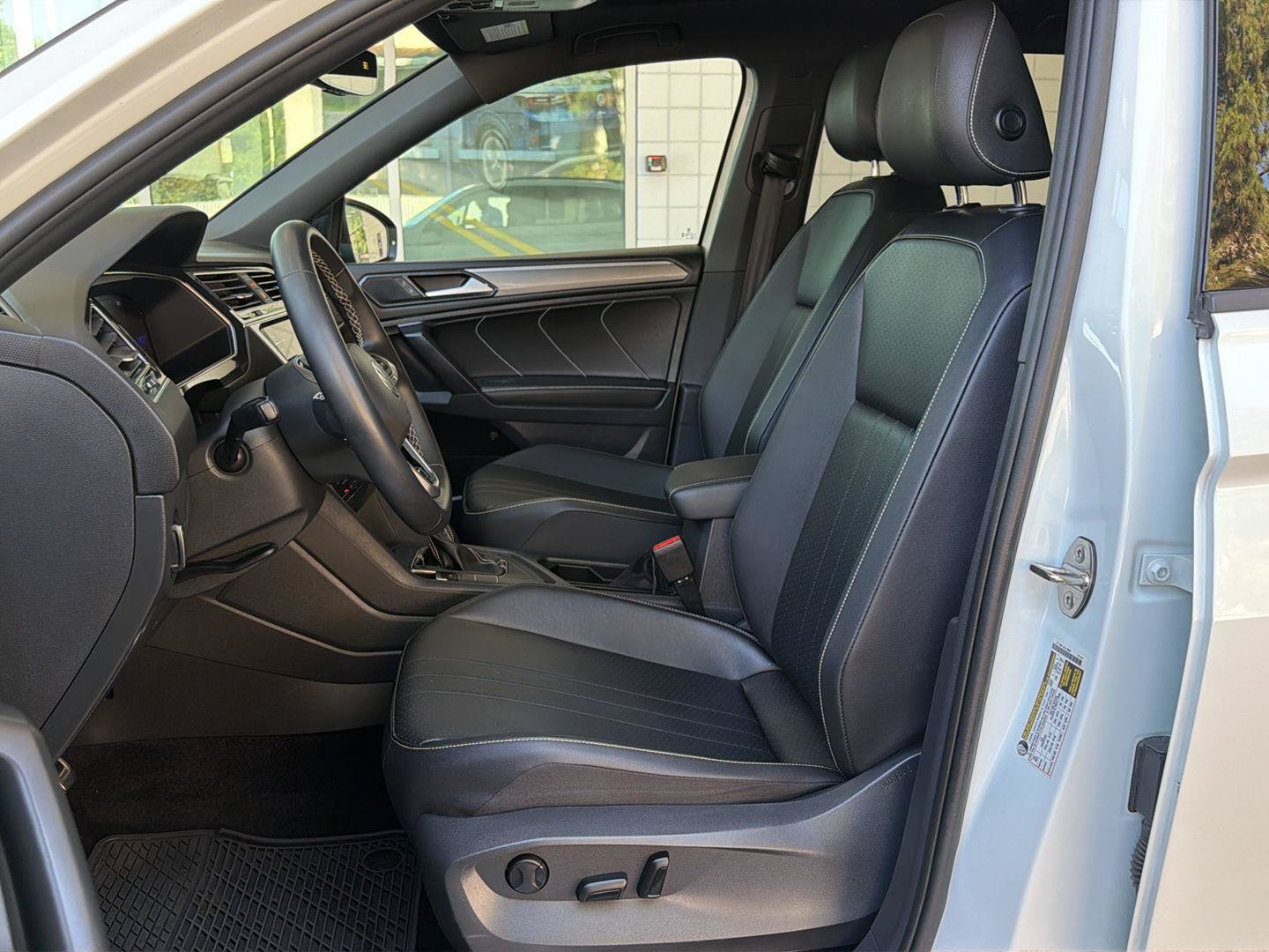 Certified 2023 Volkswagen Tiguan SE R-Line FWD image 16