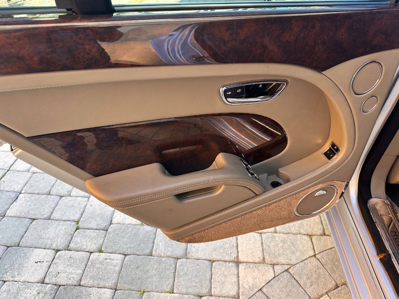 Used 2011 Bentley Mulsanne RWD image 80
