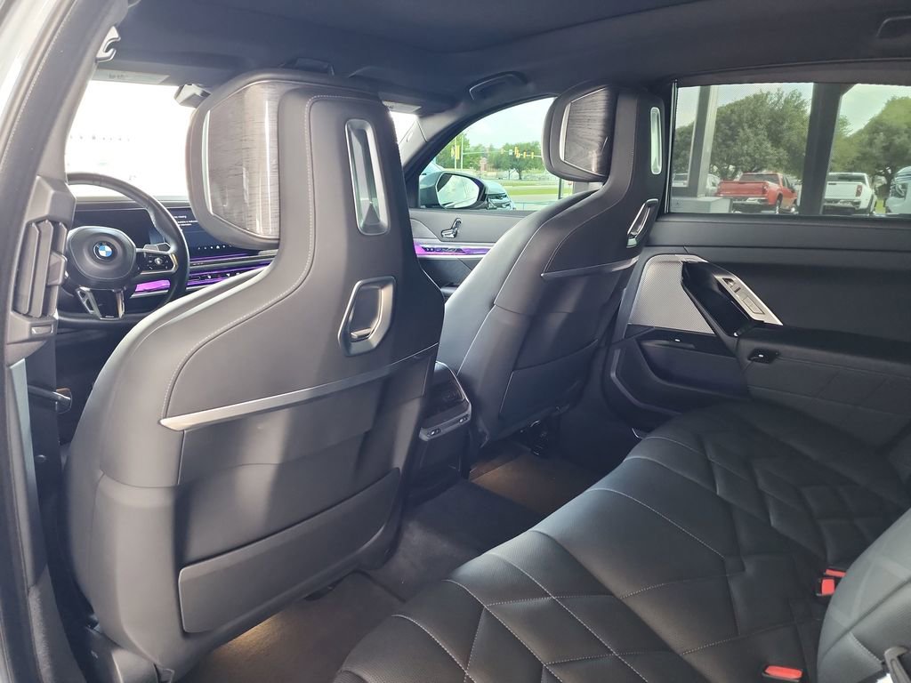 Used 2023 BMW 740i w/ Executive Package image 37