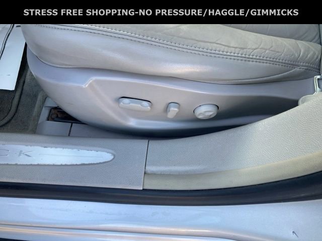 Used 2011 Buick Lucerne CXL image 16